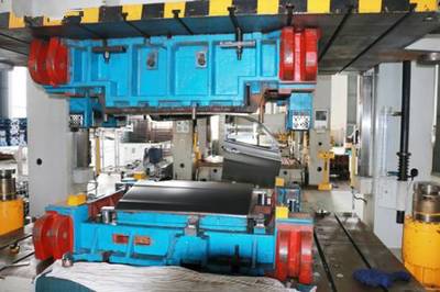 高度自動化的四大工藝 江蘇威龍低速電動車工廠探秘與普通機械設(shè)備安裝服務(wù)